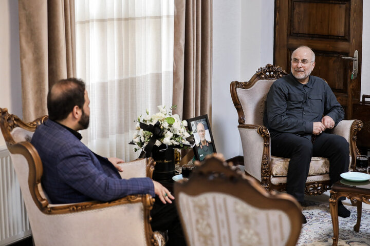 حضور دکتر قالیباف در منزل سرلشکر شهید غلامرضا محرابی