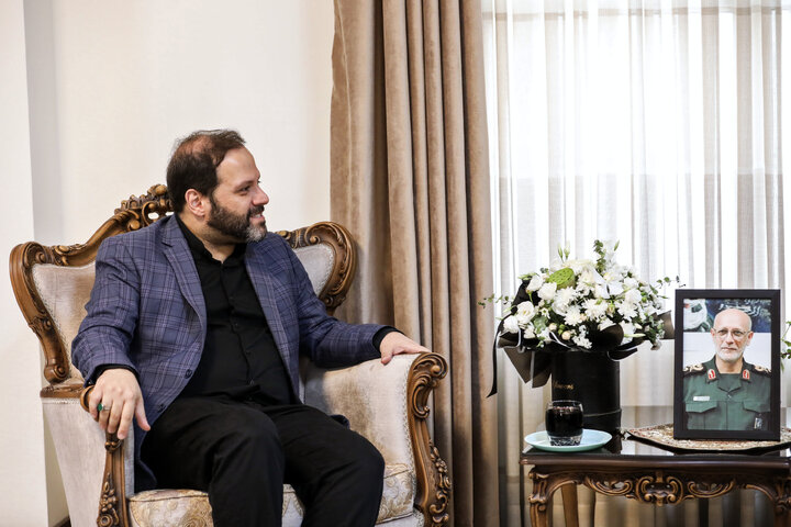 حضور دکتر قالیباف در منزل سرلشکر شهید غلامرضا محرابی