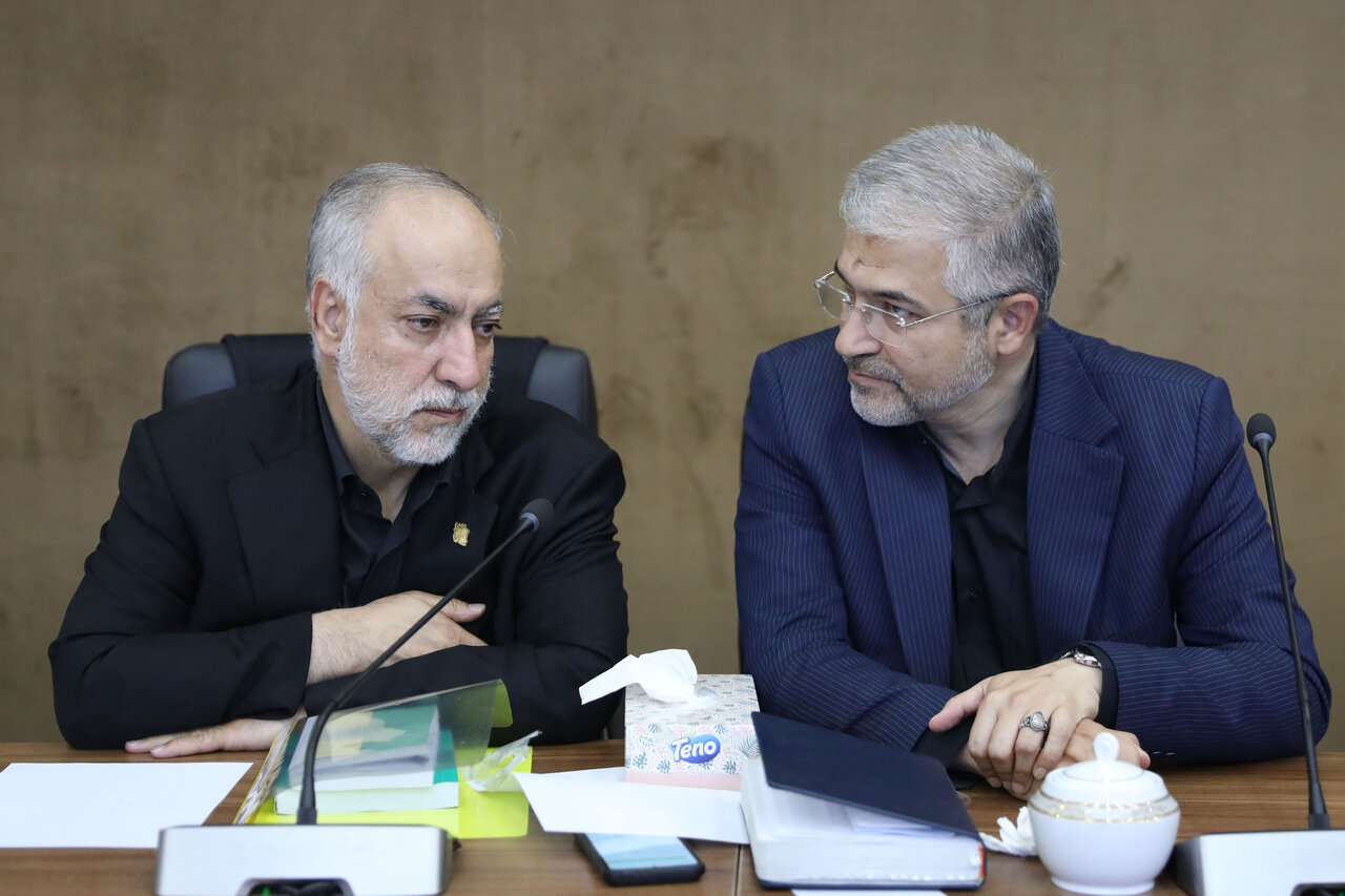 فلسفی: زنجیره تامین آرد و نان کشور باید اصلاح شود/ عزیزی: باید مصوبات برنامه هفتم و بودجه در تامین امنیت غذایی کامل اجرا شود فلسفی: زنجیره تامین آرد و نان کشور باید اصلاح شود/ عزیزی: باید مصوبات برنامه هفتم و بودجه در تامین امنیت غذایی کامل اجرا شود