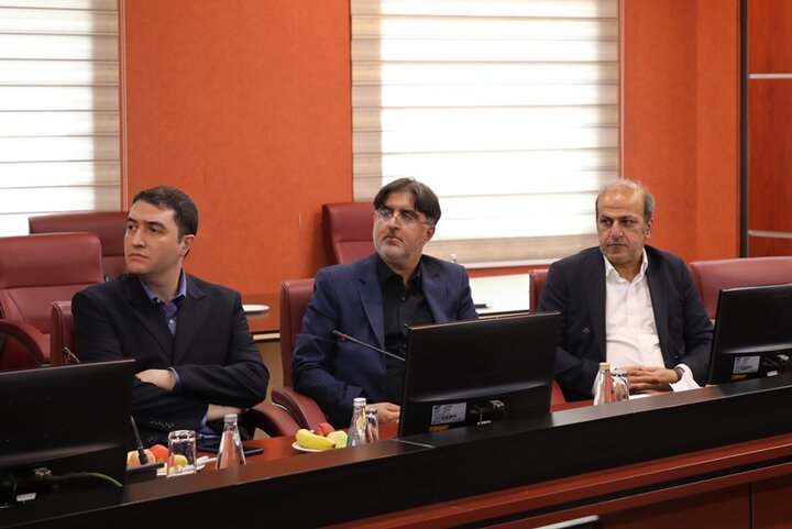 نشست مشترک اعضای فراکسیون محیط زیست مجلس با رئیس و معاونان سازمان محیط زیست