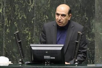 انتقاد از انفعال دولت در برابر تورم و فشار معیشتی حقوق‌بگیران/بودجه سال آینده پاسخگوی بحران معیشت مردم نیست