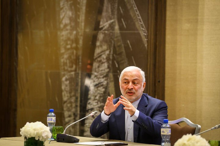 نشست صمیمی با ایرانیان خارج از کشور