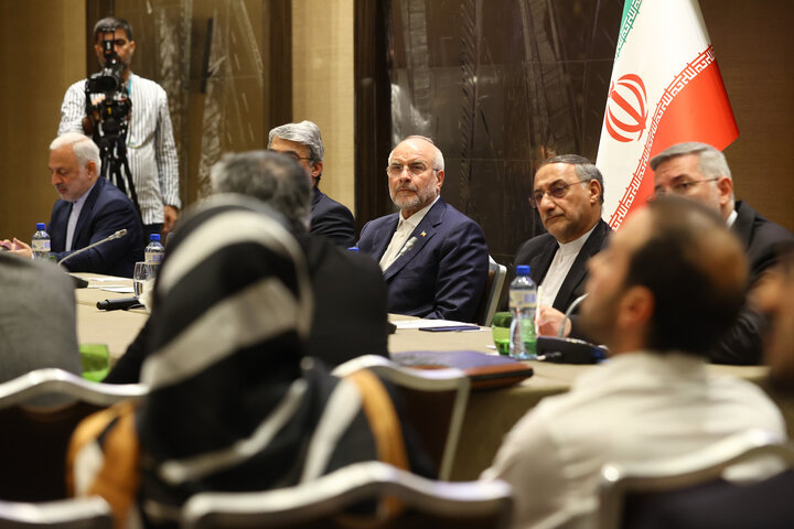 نشست صمیمی با ایرانیان خارج از کشور