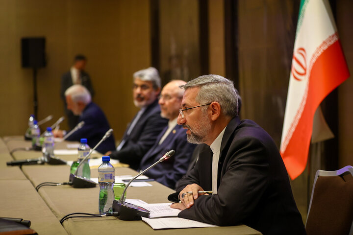 نشست صمیمی با ایرانیان خارج از کشور