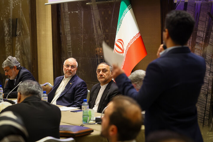 نشست صمیمی با ایرانیان خارج از کشور