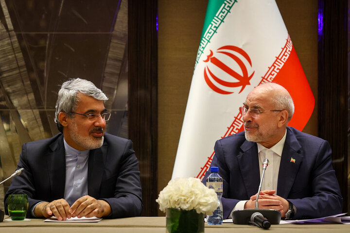 نشست صمیمی با ایرانیان خارج از کشور