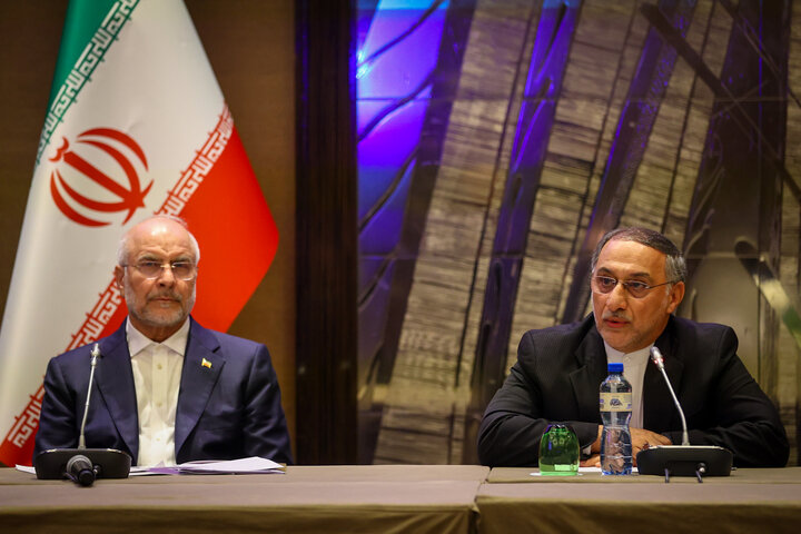 نشست صمیمی با ایرانیان خارج از کشور