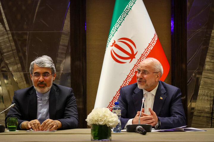 نشست صمیمی با ایرانیان خارج از کشور