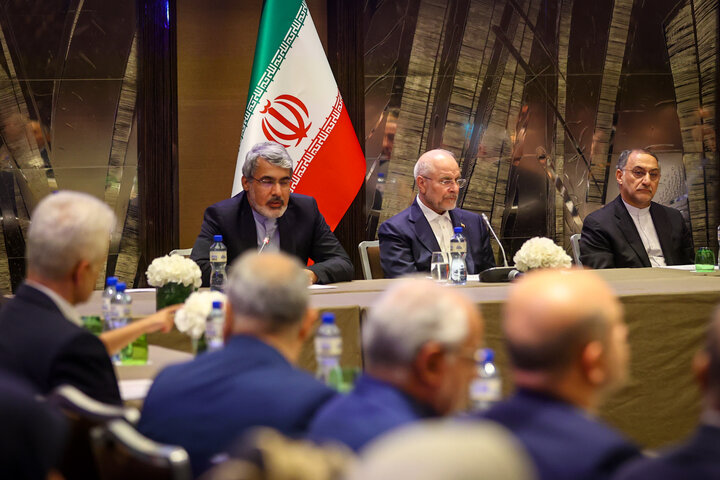 نشست صمیمی با ایرانیان خارج از کشور