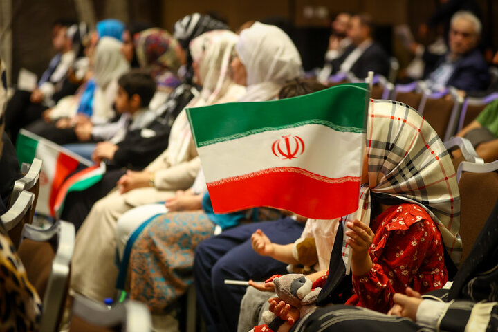 نشست صمیمی با ایرانیان خارج از کشور