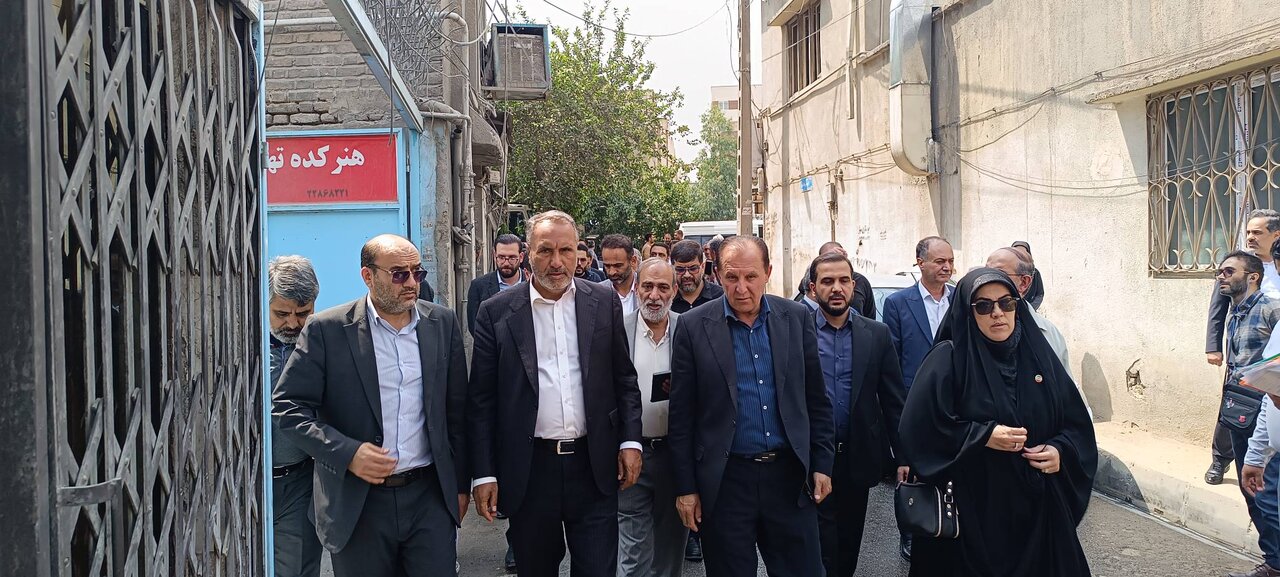 آغاز بازسازی مناطق آسیبدیده از حملات دشمن/ ساختمانهای نوساز باید واحد امن مقاوم در برابر موشک و زلزله باشند