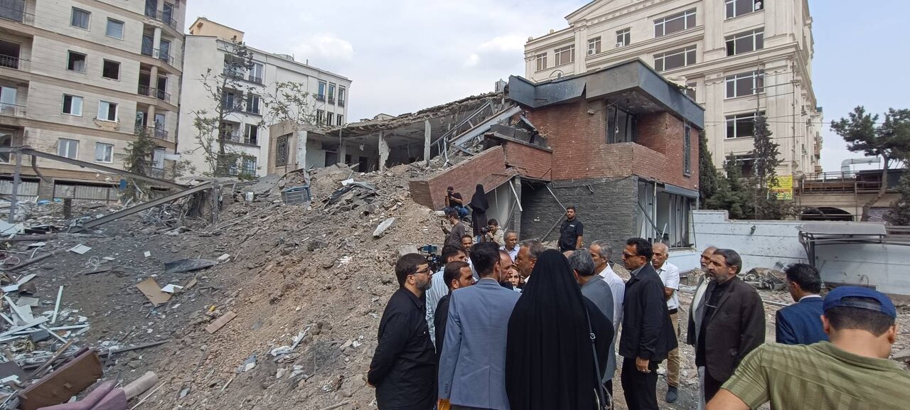 آغاز بازسازی مناطق آسیبدیده از حملات دشمن/ ساختمانهای نوساز باید واحد امن مقاوم در برابر موشک و زلزله باشند