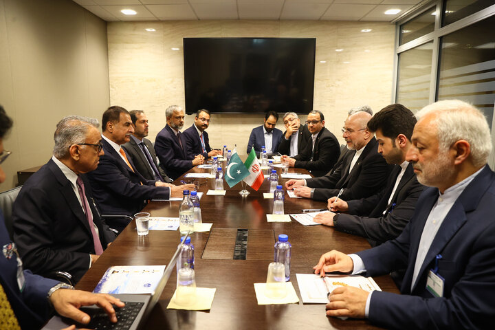 دیدار رئیس مجلس پاکستان با دکتر قالیباف