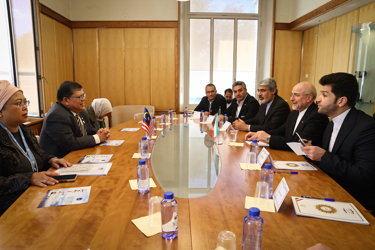 آمریکاییها نمیتوانند تحمل کنند که یک کشور اسلامی قدرتمند باشد آمریکاییها نمیتوانند تحمل کنند که یک کشور اسلامی قدرتمند باشد