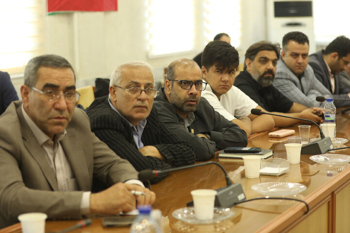 نشست فراکسیون کشاورزی با فرماندار و کشاورزان و تولیدکنندگان دام و طیور شهرستان بابل