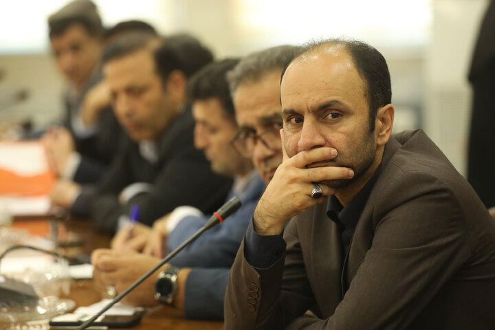 نشست فراکسیون کشاورزی با فرماندار و کشاورزان و تولیدکنندگان دام و طیور شهرستان بابل