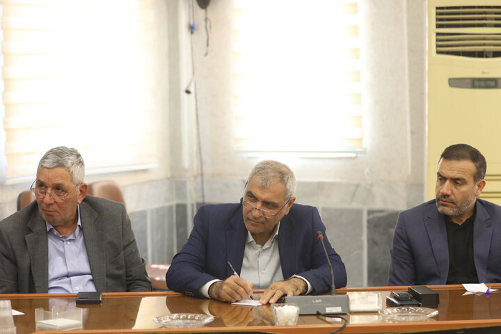 نشست فراکسیون کشاورزی با فرماندار و کشاورزان و تولیدکنندگان دام و طیور شهرستان بابل