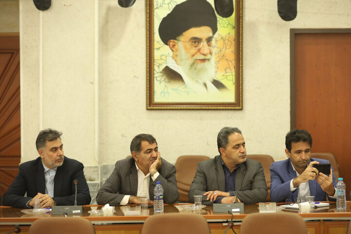 نشست فراکسیون کشاورزی با فرماندار و کشاورزان و تولیدکنندگان دام و طیور شهرستان بابل