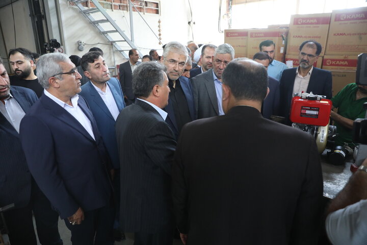 بازدید اعضای فراکسیون کشاورزی از کارخانه تولید ادوات کشاورزی شهرستان بابل