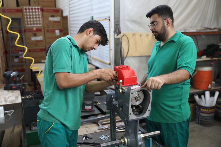 بازدید اعضای فراکسیون کشاورزی از کارخانه تولید ادوات کشاورزی شهرستان بابل
