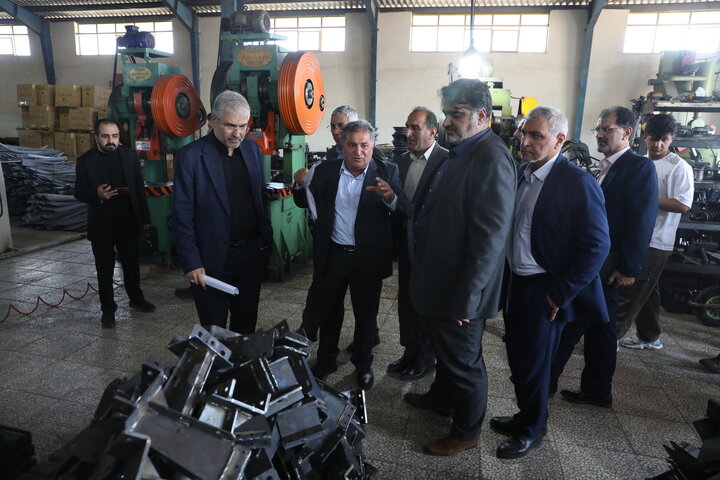 بازدید اعضای فراکسیون کشاورزی از کارخانه تولید ادوات کشاورزی شهرستان بابل