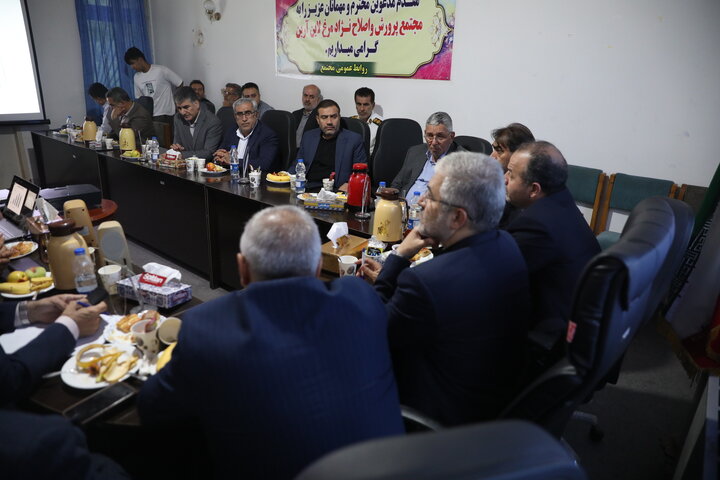 گزارش تصویری دیدار اعضای فراکسیون کشاورزی با مدیران مجتمع پرورش مرغ لاین آرین بابلکنار