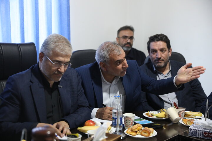گزارش تصویری دیدار اعضای فراکسیون کشاورزی با مدیران مجتمع پرورش مرغ لاین آرین بابلکنار