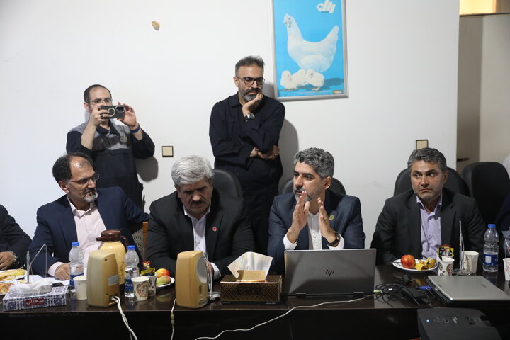 گزارش تصویری دیدار اعضای فراکسیون کشاورزی با مدیران مجتمع پرورش مرغ لاین آرین بابلکنار