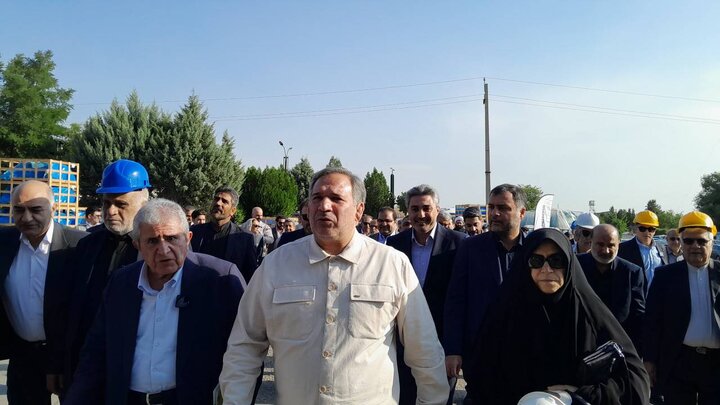 سفر اعضای کمیسیون اقتصادی به بروجرد/ بازدید از کارخانه فردا موتور و نساجی بروجرد در دستور کار کمیسیون