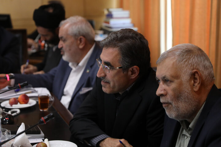 کمیسیون صنایع-وزیر نیرو 14-05-1404