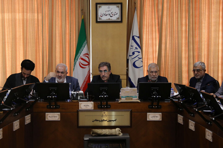 کمیسیون صنایع-وزیر نیرو 14-05-1404