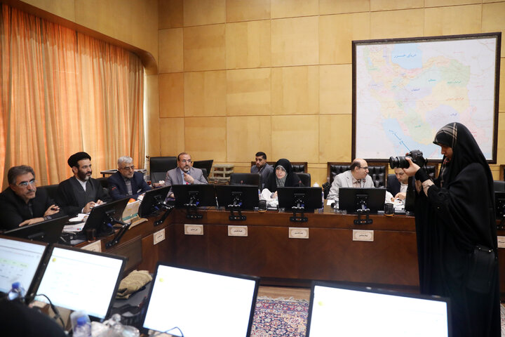کمیسیون صنایع-وزیر نیرو 14-05-1404