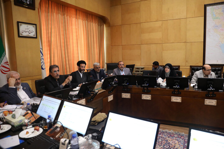 کمیسیون صنایع-وزیر نیرو 14-05-1404