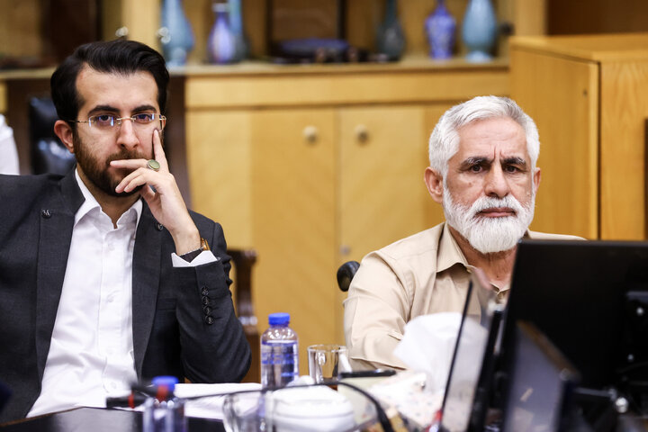 نشست کمیسیون اجتماعی با حضور وزیر صمت و رئیس بنیاد شهید
