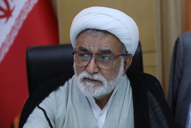 تاکید «موسی احمدی» بر ضرورت تعامل و همکاری صنعت با علوم‌پزشکی