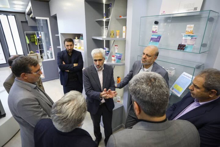 منادی: ایران در فناوری نانو در جمع ۱۰ کشور برتر جهان قرار دارد/ رحیمی: کمیسیون آموزش مجلس به حمایت از شرکت‌های دانش‌بنیان و فناوری نانو تاکید دارد