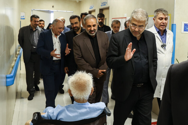 بازدید جمعی از نمایندگان تهران از بیمارستان فیروزآبادی شهرری
