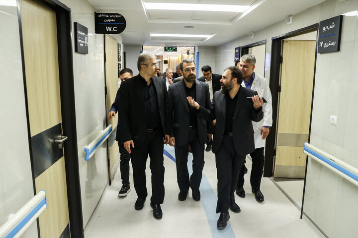 بازدید جمعی از نمایندگان تهران از بیمارستان فیروزآبادی شهرری