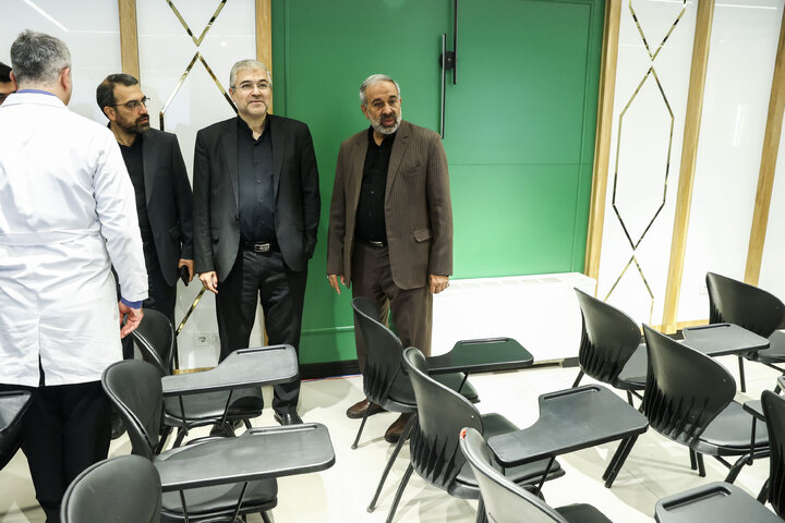 بازدید جمعی از نمایندگان تهران از بیمارستان فیروزآبادی شهرری