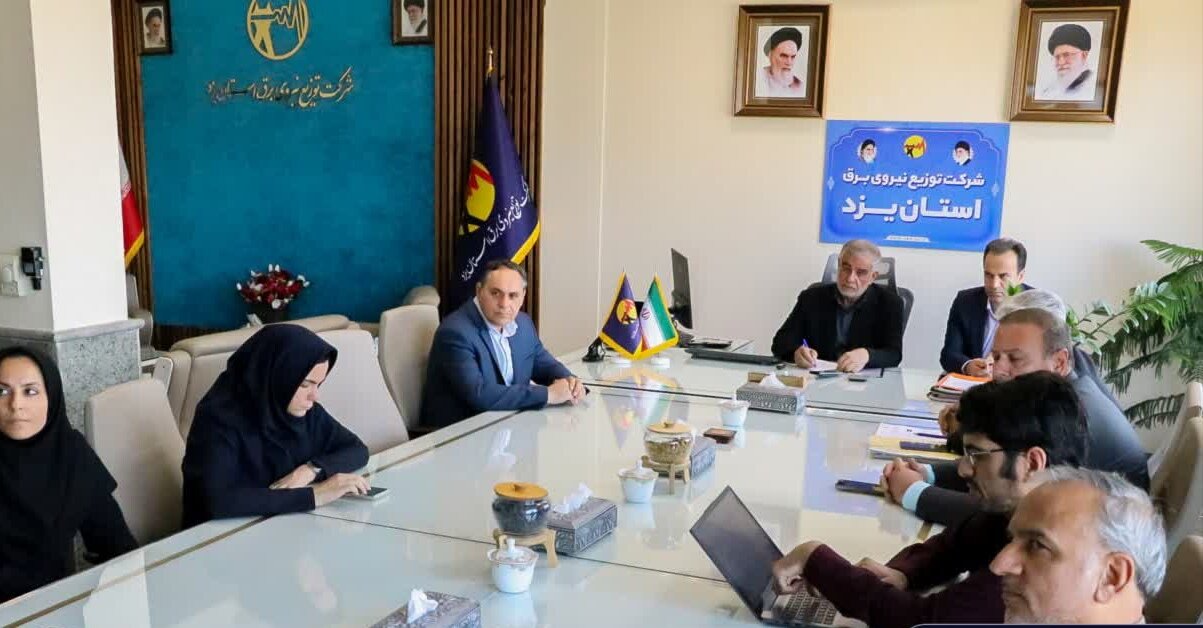 بازدید جوکار از شرکت توزیع نیروی برق استان یزد/ تأکید بر اتخاذ تدابیر لازم برای کاهش حداکثری خاموشی‌ها