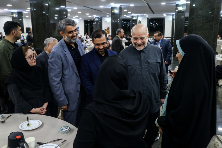 حضور رئیس مجلس در دورهمی صمیمانه خبرنگاران پارلمانی