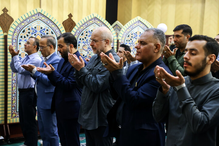 حضور رئیس مجلس در دورهمی صمیمانه خبرنگاران پارلمانی