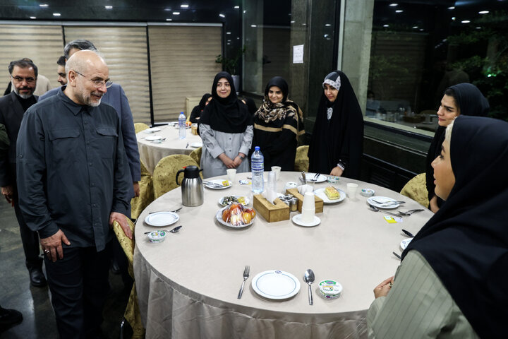 حضور رئیس مجلس در دورهمی صمیمانه خبرنگاران پارلمانی