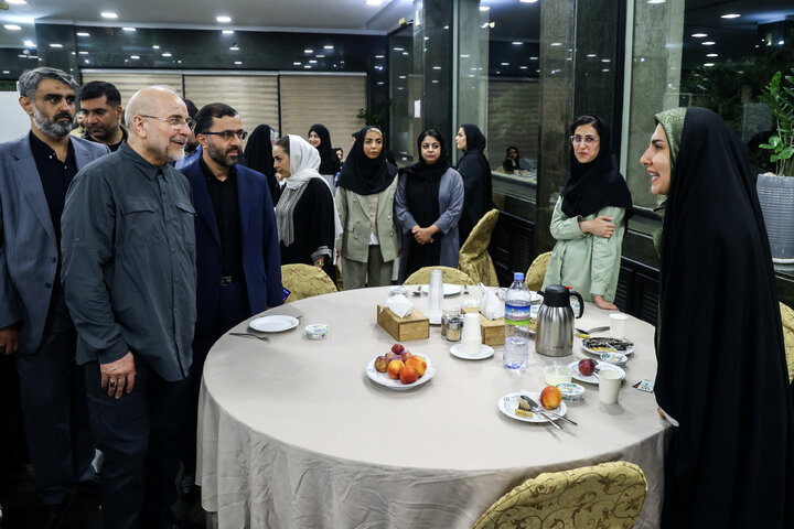 حضور رئیس مجلس در دورهمی صمیمانه خبرنگاران پارلمانی