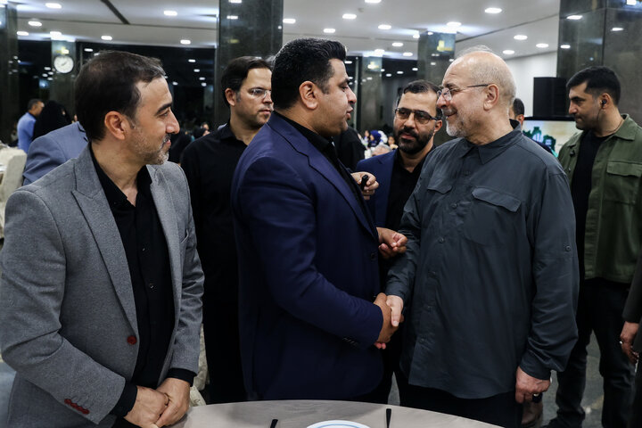 حضور رئیس مجلس در دورهمی صمیمانه خبرنگاران پارلمانی