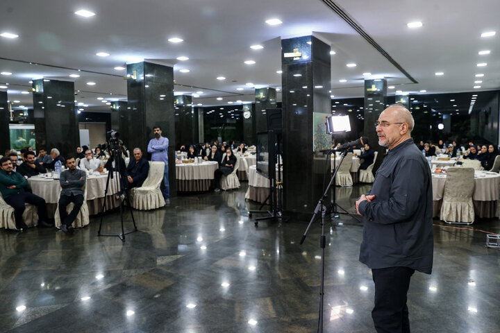 حضور رئیس مجلس در دورهمی صمیمانه خبرنگاران پارلمانی