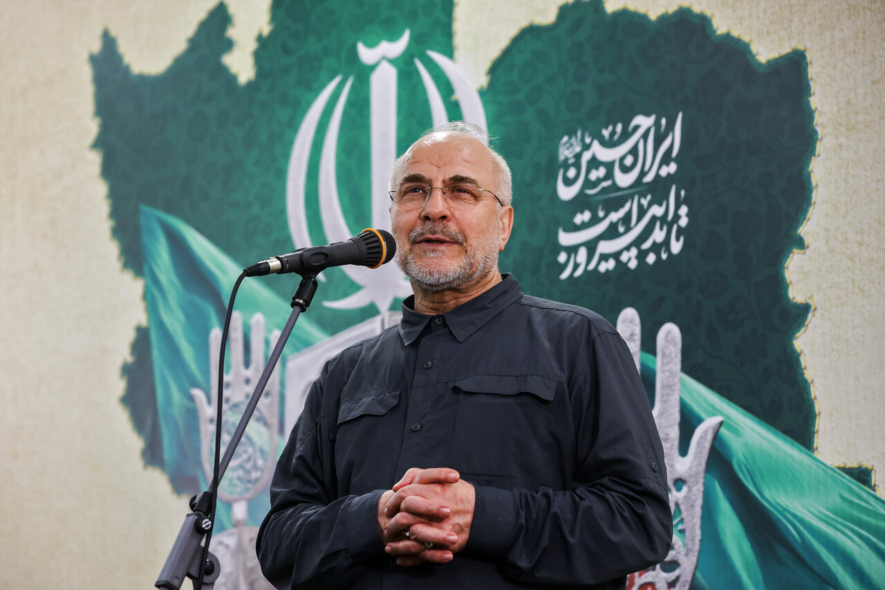جنگ شناختی و رسانه‌ای موثرتر از جنگ سخت و نظامی است/ مسئولان و خبرنگاران اجازه ندهند عده‌ای با زبان، قلم یا عملکرد خود انسجام جامعه را تضعیف کنند