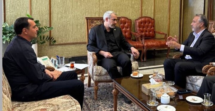 نشست مشترک رئیس کمیسیون عمران مجلس و وزیر اقتصاد برای بررسی راهکارهای بهبود وضعیت اقتصادی