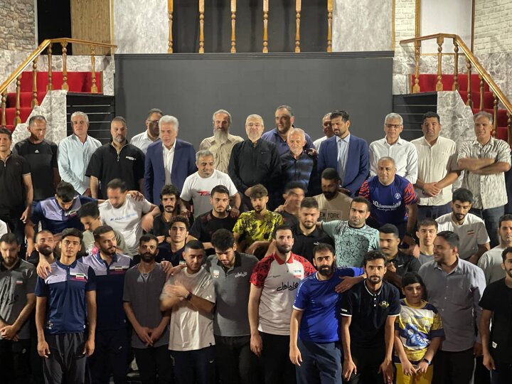 فلسفی با رئیس فدراسیون و تیم‌های اعزامی المپیک ناشنوایان ۲۰۲۵ توکیو دیدار کرد