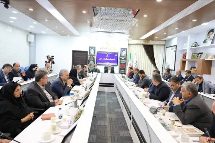 بازدید نماینده بیرجند از روستای نصرآباد، بازارروزهای شهرداری و زندان منطقه/ بررسی مشکلات زیرساختی و توزیع اقلام عمومی در جریان نظارت میدانی